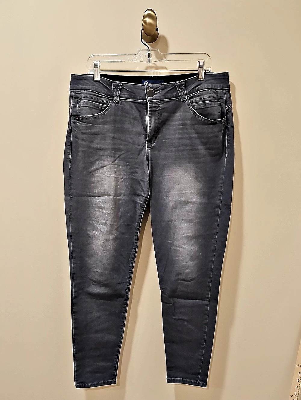 Democracy Absolution Skinny Jeans; Gray; Size 14